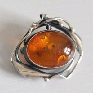 Vintage Boho Sterling Silver Oval Amber Cabochon Leaf Embellished Brooch